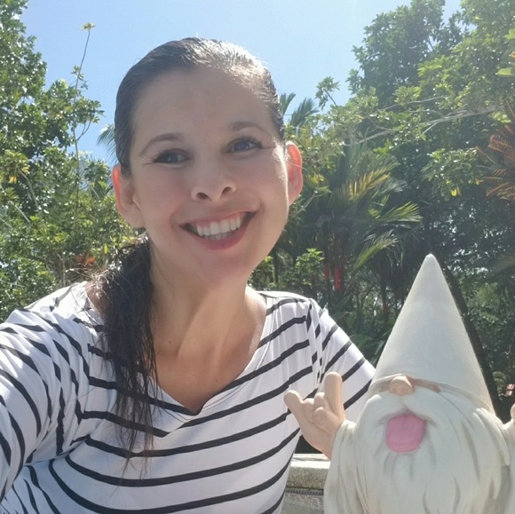 Meet your Posher, Sara - Picture 2 of 2